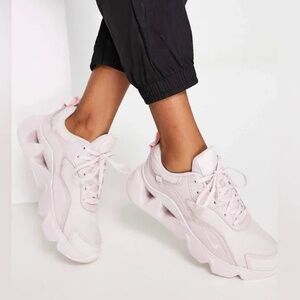 Nike Women's Ryz 365 II Light Pink Chunky Platform Size 7